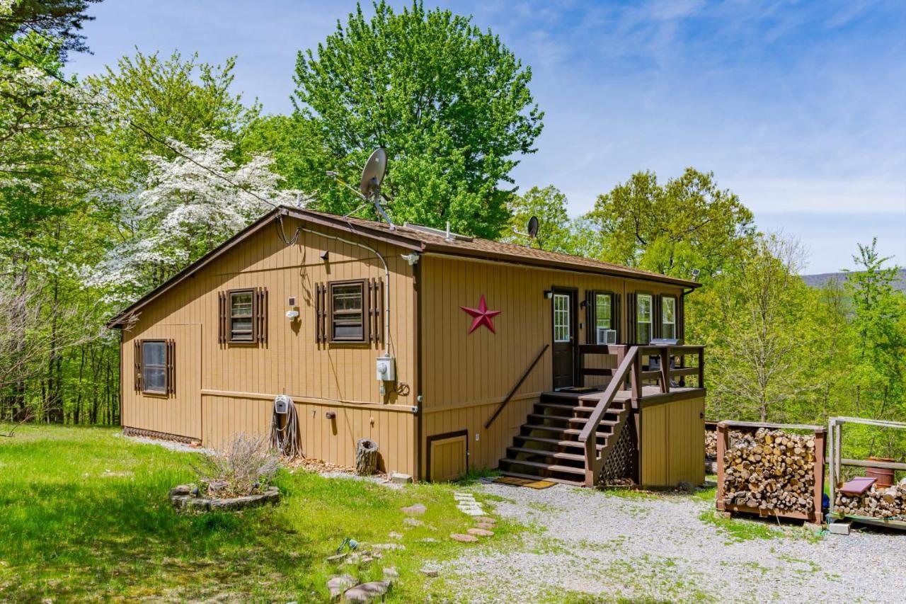 River Access Cabin With Hot Tub, Fire Pit, & Wifi! Morton Grove 외부 사진