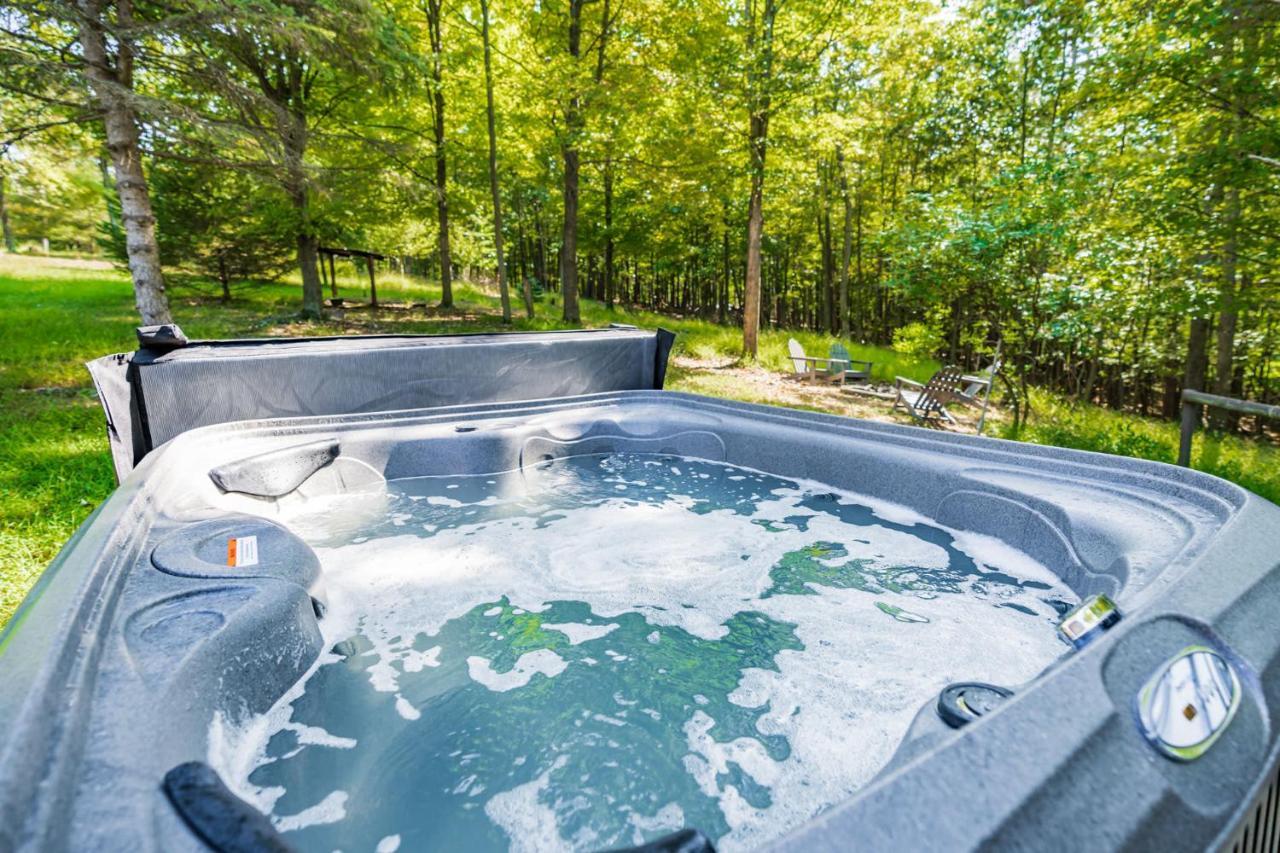 River Access Cabin With Hot Tub, Fire Pit, & Wifi! Morton Grove 외부 사진